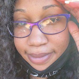 Meet your Posher, Mckenya